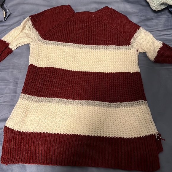 Comfy Sweater with nice striped pattern - Picture 6 of 6